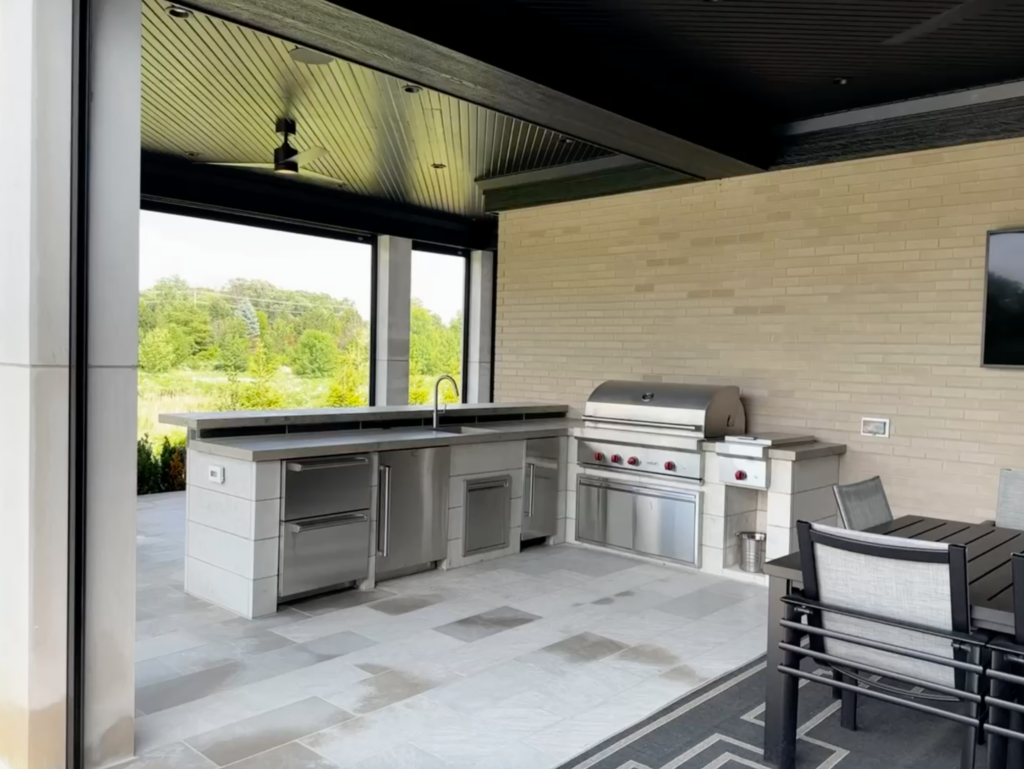 Outdoor Kitchen